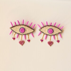 Lover's eye brooch / Pink bead embroidered surrealism jewelry gift / Statement brooch art pin image 9