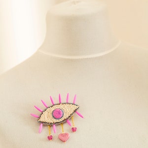 Lover's eye brooch / Pink bead embroidered surrealism jewelry gift / Statement brooch art pin image 2