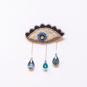 Teary eye brooch with crystals / Avant garde eye brooch inspired from Dali surrealism jewelry / Bead embroidered Abstract crying eye pin image 3