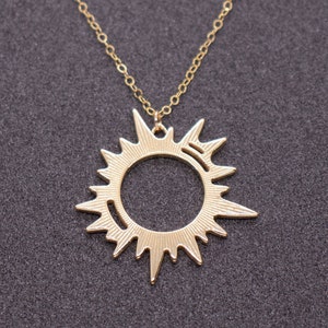 Solar Eclipse Necklace, 3D Printed Sun Pendant for Solar Eclipse 2026, Solar Eclipse Totality with Corona, Astronomy Gift, Space Gift