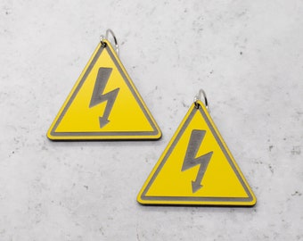 Pendientes con símbolo de peligro de advertencia de descarga eléctrica, acrílico cortado con láser y grabado con láser