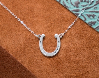 Collana a forma di cuore con cavallo e incisione personalizzata + pietra portafortuna, collana personalizzata con cavallo e proprietario in argento Sterling 925, regalo per cavaliere - Italia
