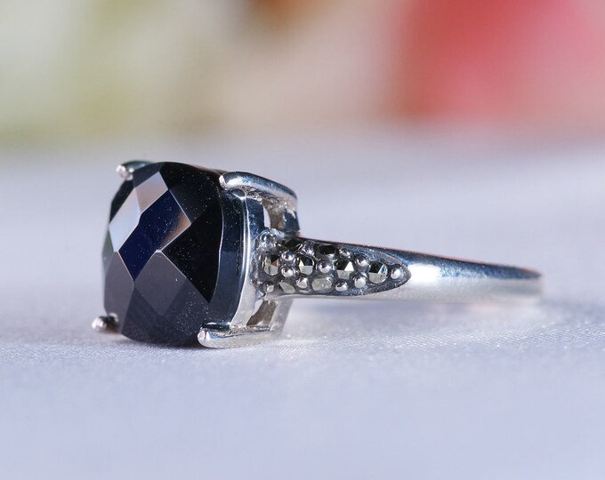 Gemondo Black Onyx & Marcasite Sterling Silver Ring – December Birthstone, Floral Design