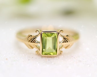 Art deco style gold ring with green peridot stone in emerald cut - Peridot ring / 9k gold ring