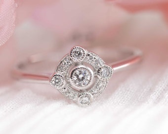 Art deco inspired diamond and white gold engagement ring / white gold ring / diamond ring / vintage engagement ring / Art deco jewelery