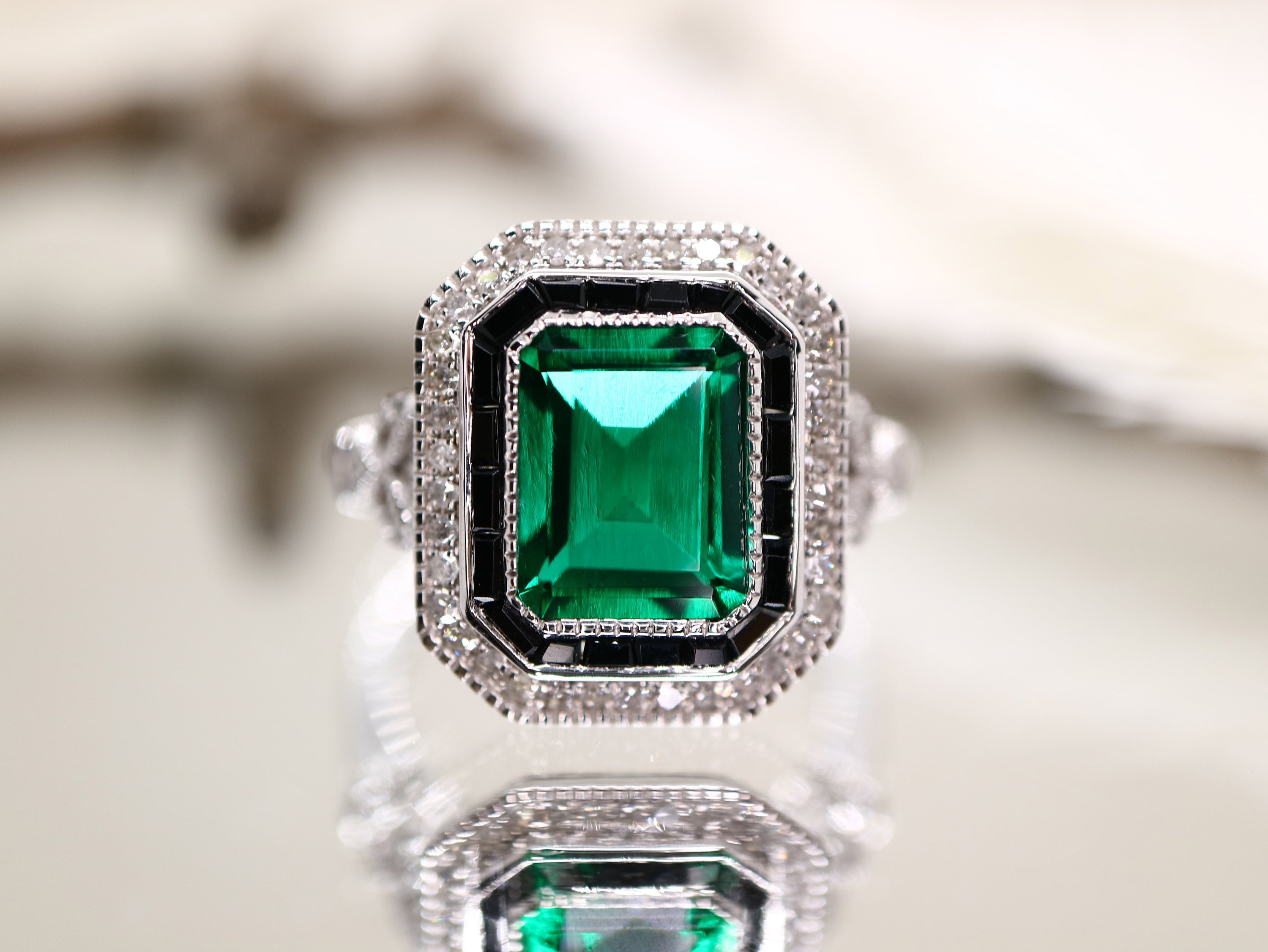 Onyx and emerald ring discount