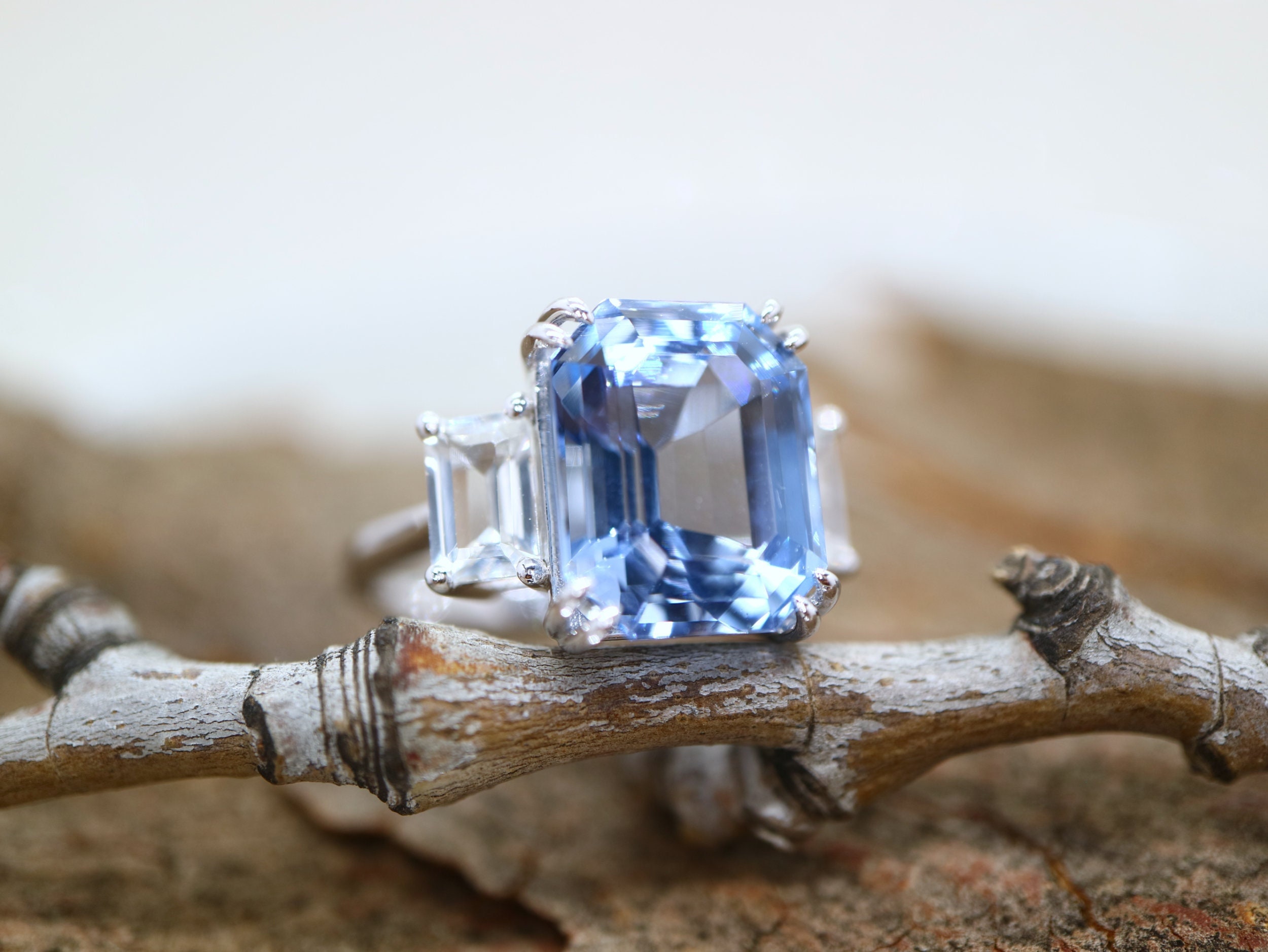 Heirloom aquamarine ring deals