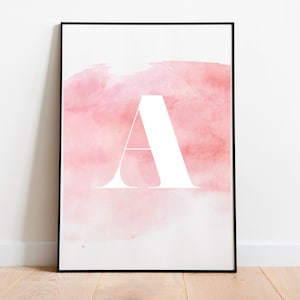 Bonita impresión inicial en acuarela rosa ruborizada / Póster para decoración del hogar y guardería / Impresión de letras / Regalo rosa para ella
