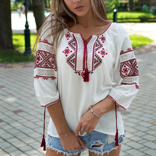 Ukrainisches Vyshyvanka-Hemd, ukrainische traditionelle Bluse, sommerlich bestickte Bluse, Top im Boho-Chic-Stil