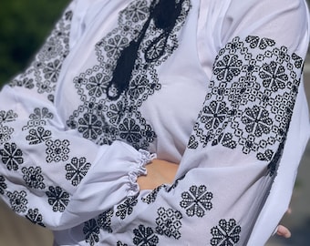 Embroidered Bead Blouse, Ukrainian Vyshyvanka blouse, Folklore Ethnic Blouse, Beaded Bohemian Blouse