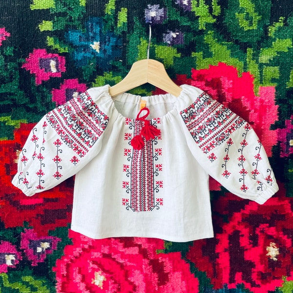 Chemisier ukrainien bébé fille, haut Vyshyvanka Vishyvanka, chemise brodée pour tout-petits, chemisier traditionnel slave bébé fille