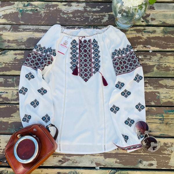 SALE Last size, Summer Ukrainian Vyshyvanka, Embroidered blouse, Ukrainian Gift