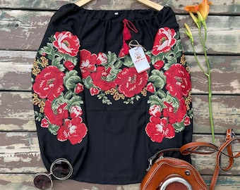 Bestickte Bluse mit roten Mohnblumen, Bohemian Chic Boho-Stil, ukrainische Vyshyvanka-Bluse