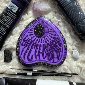 Tablero de brujas / Panel de madera pintado a mano / Tablero Ouija, Arte Planchette, Arte de brujas, Decoración de brujas, Arte oculto, Decoración caprichosa, Arte caprichoso