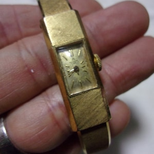 Vintage BUCHERER Gold-Plated Manual Ladies&#39; Cuff Wristwatch Good Working Condition