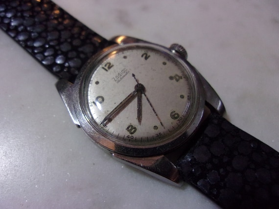 Vintage ZODIAC Self-winding Bump watch with new s… - image 1