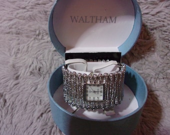 Vintage WALTHAM Bangle Watch Boxed Quartz Ladies' Wristwatch Good Working Condition