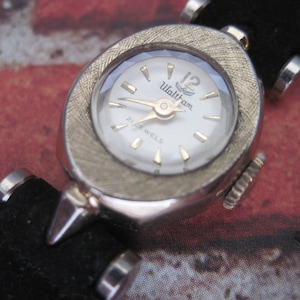 Vintage Gold-Plated WALTHAM Manual Ladies&#39; Wristwatch Good Working Condition