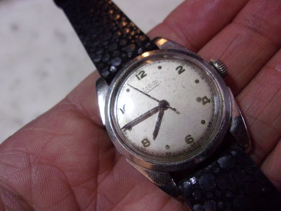 Vintage ZODIAC Self-winding Bump watch with new s… - image 6