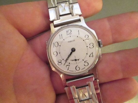Vintage Pobeda Raketa 16 Jewel Manual Wind Men display picture 3