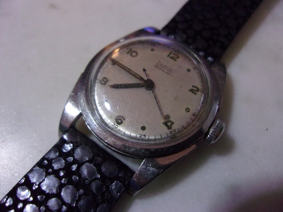 Vintage ZODIAC Self-winding Bump watch with new s… - image 2