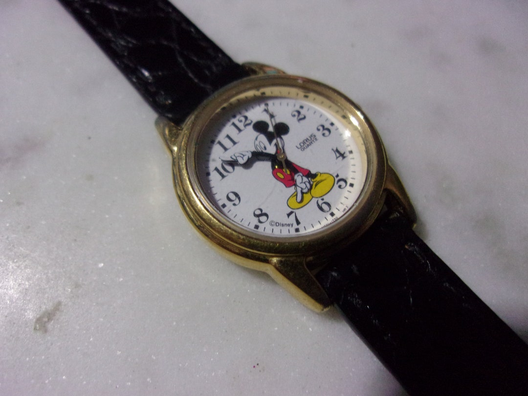 Montre de travail Disney Lorus Quartz MICKEY MOUSE sur un nouveau