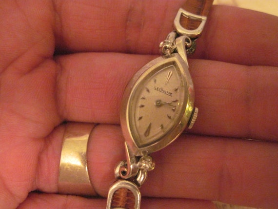 Vintage 14K Solid Gold LE COULTRE Manual Ladies' … - image 2