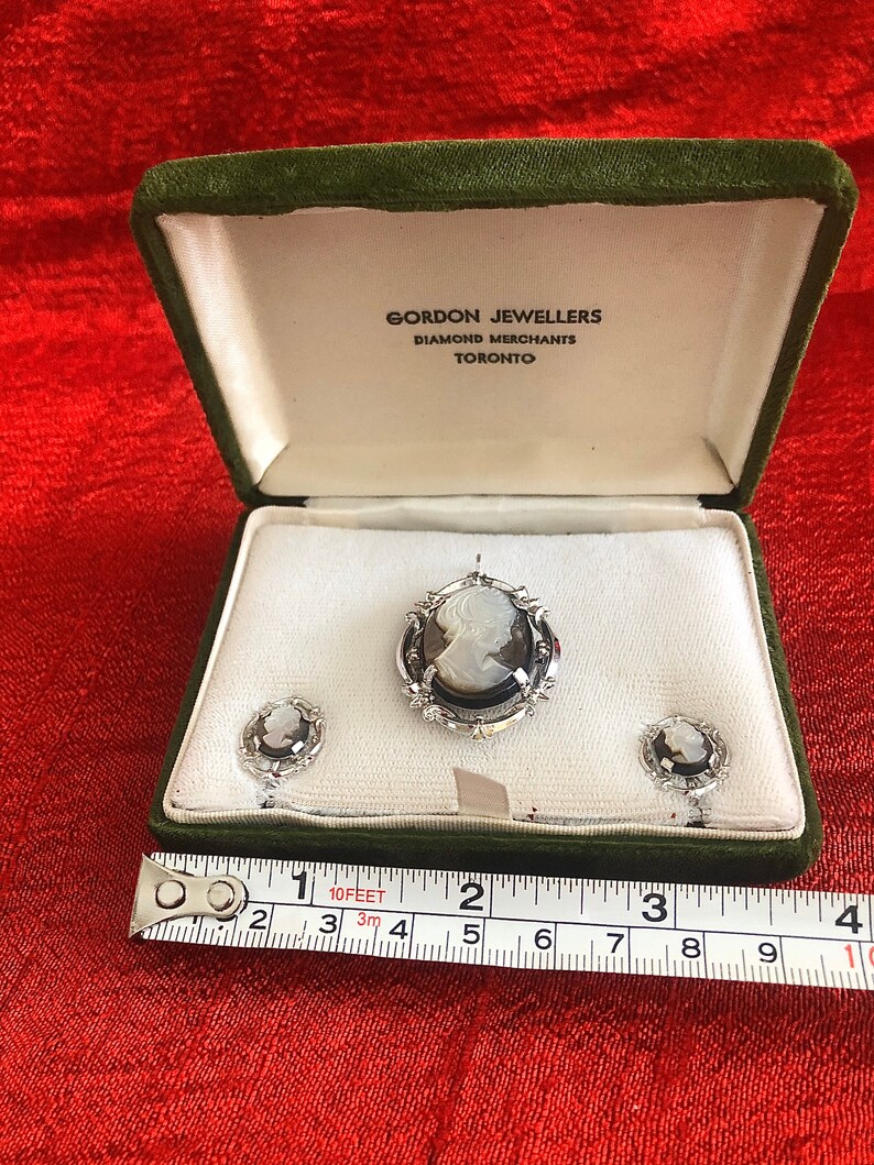 Vintage , Sterling silver ,Mother of pearl cameo pin and earrings set in original box Gordon Jewellers Diamond Merchants Toronto image 3