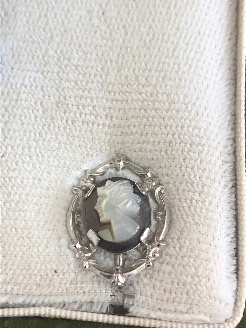 Vintage , Sterling silver ,Mother of pearl cameo pin and earrings set in original box Gordon Jewellers Diamond Merchants Toronto image 7