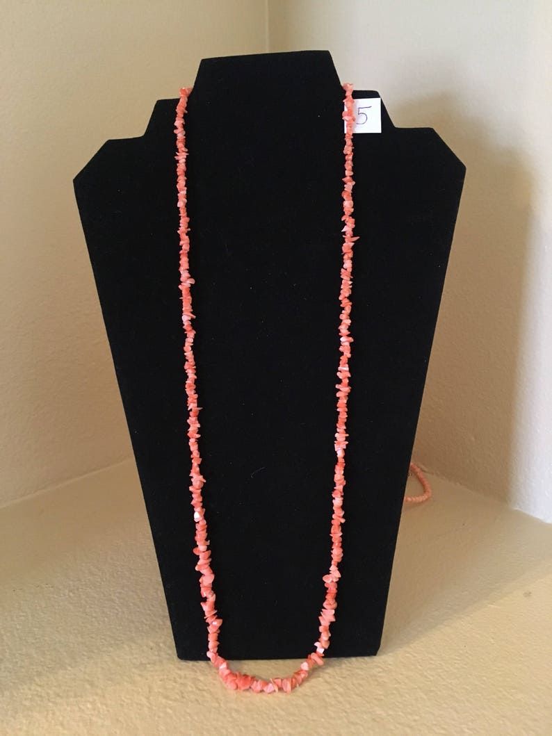 One vintage genuine natural coral necklace