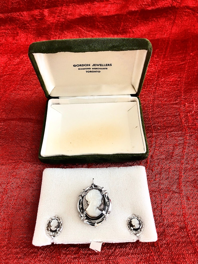 Vintage , Sterling silver ,Mother of pearl cameo pin and earrings set in original box Gordon Jewellers Diamond Merchants Toronto image 2