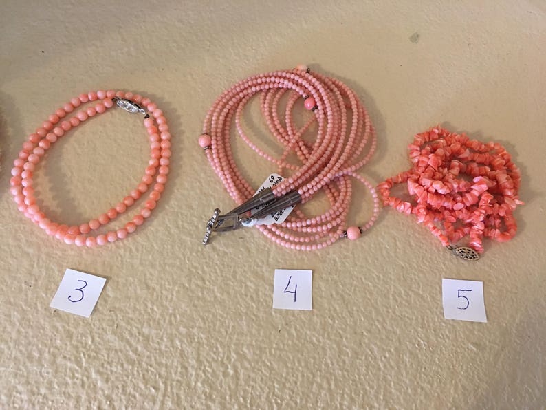 One vintage genuine natural coral necklace