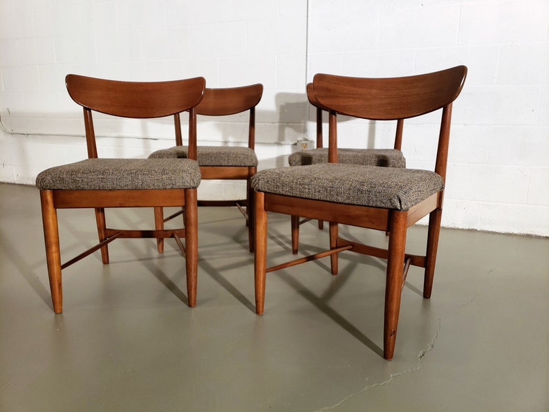 Mid Century Merton Gershun For American Of Martinsville Dania Collection Set Of Four Dining Chairs