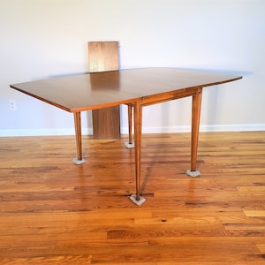 Bassett Dining Table Mid Century - Etsy
