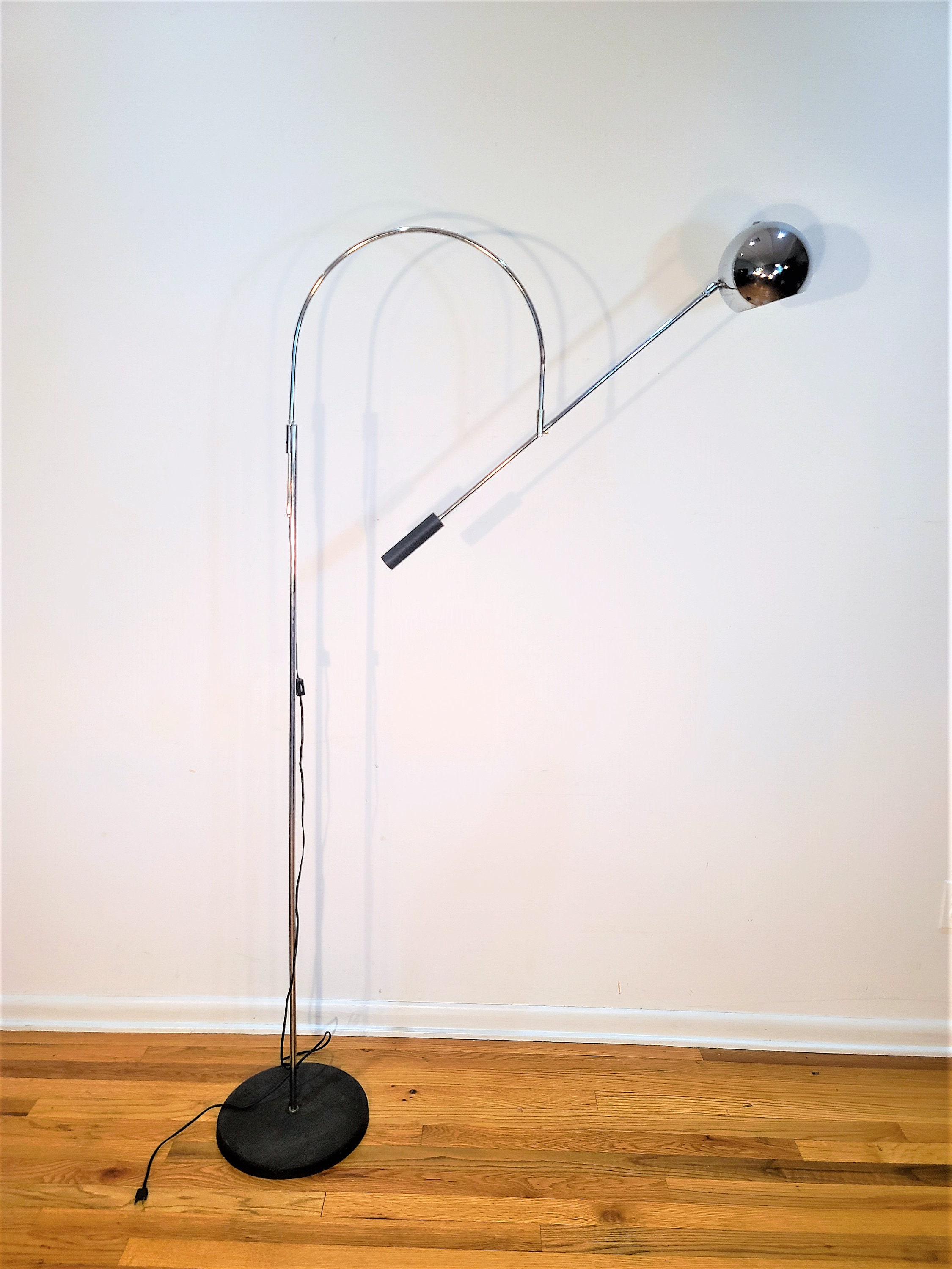 Robert sonneman orbiter lamp deals