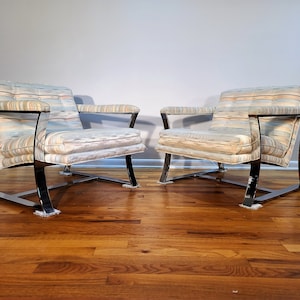 Mid Century Milo Baughman Pair of Lounge Chairs