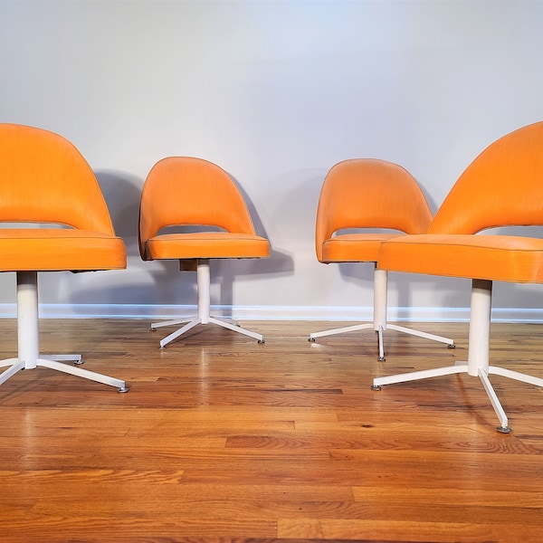 Mid Century Set of Four Dinette Chairs