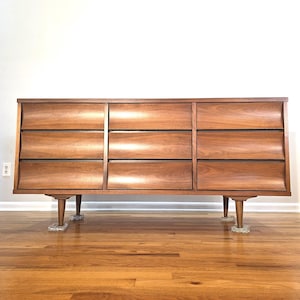 Johnson Carper Fashion Trend Dresser - Etsy Johnson Carper Fashion Trend Dresser - Etsy