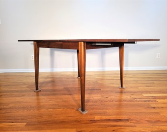Broyhill northern lights dining table set in dark walnut hot sale