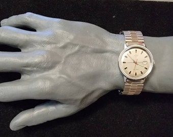 Vintage Timex Stainless Steel Cross Line Dial Automatic Men's Watch