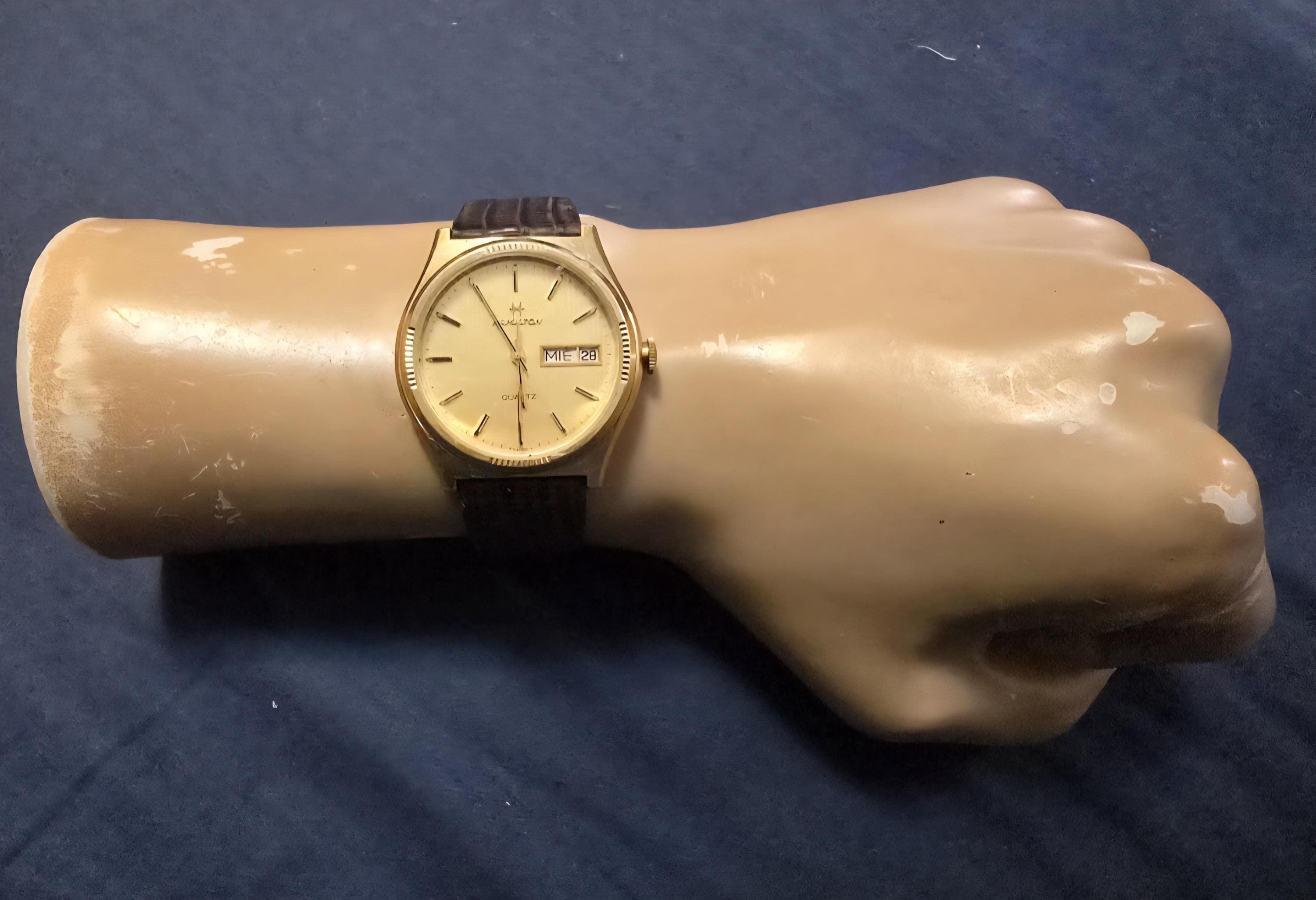 Vintage Hamilton 908080 Gold Plated Swiss Made Day/date Quartz
