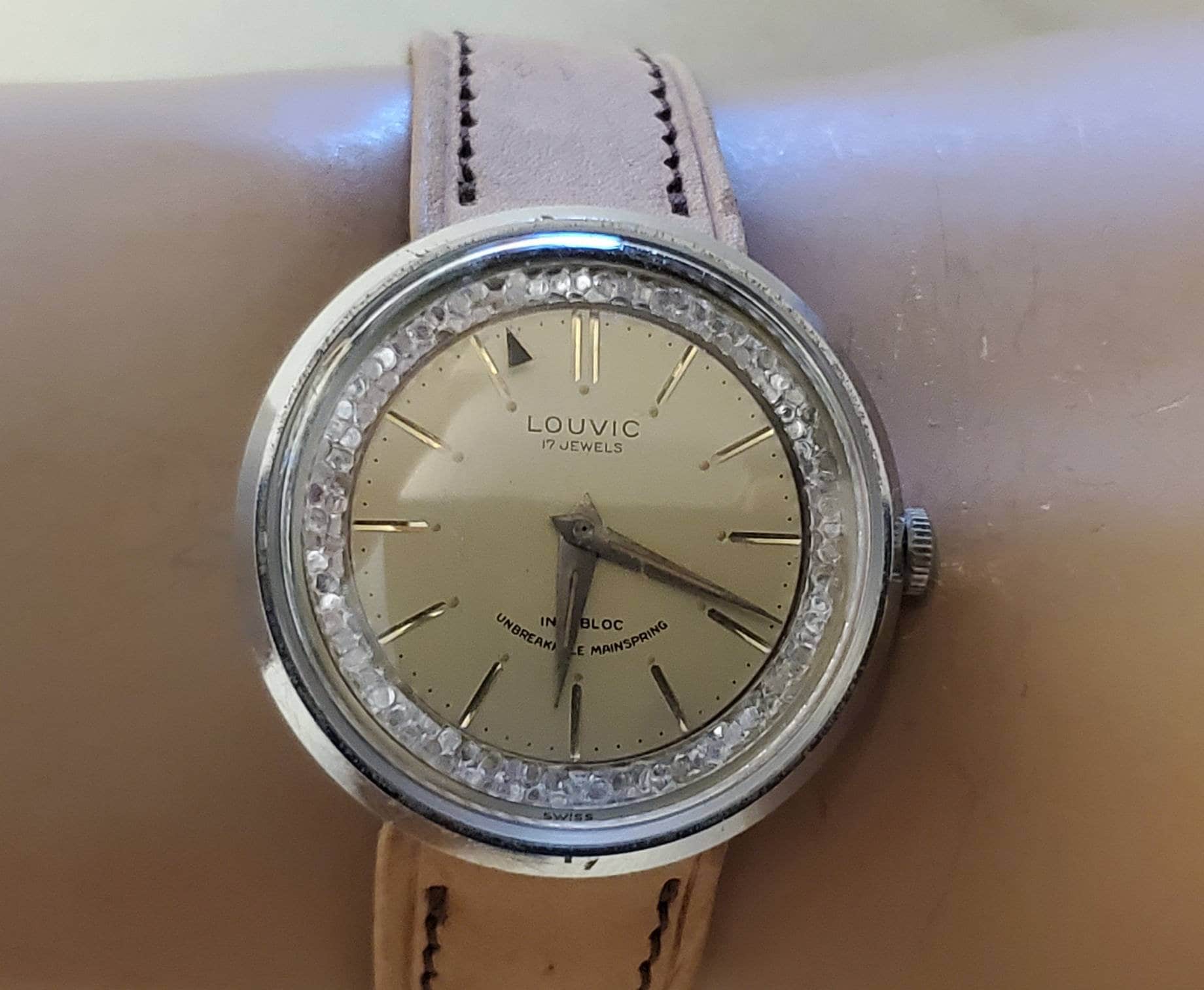 希少なヴィンテージ Louvic ステンレススチール 17 ジュエル 手巻き