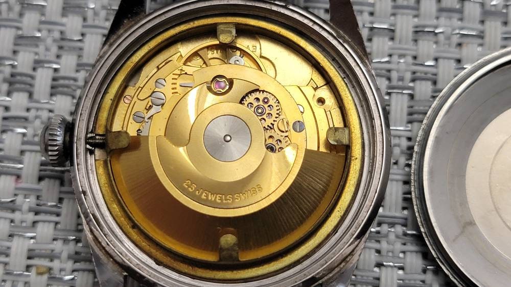 Vintage Tiara of Switzerland Stainless Steel 25 Jewels Automatic