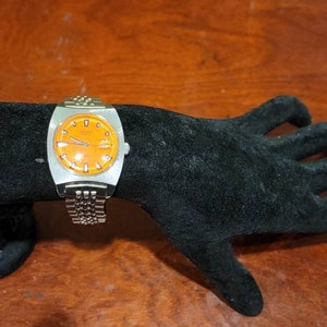 Rare Vintage Seiko Chorus 2118-0310 Orange Dial Manual Wind Ladies Watch
