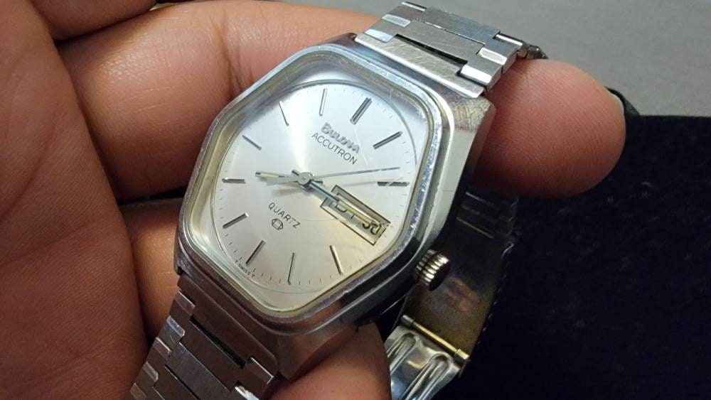 Bulova accutron automatic store 25 jewels