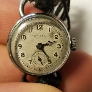 Vintage CYMA Swiss Made 15 Jewels Wind-up Ladies Watch