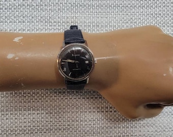 Vintage Caravelle de Bulova Stainless Steel Reloj Automático de Hombre de Esfera Negra