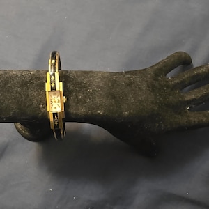 Vintage Bucherer Gold Plated Swiss-Made Black Email Handaufzug Manschetten-Armband-Uhr