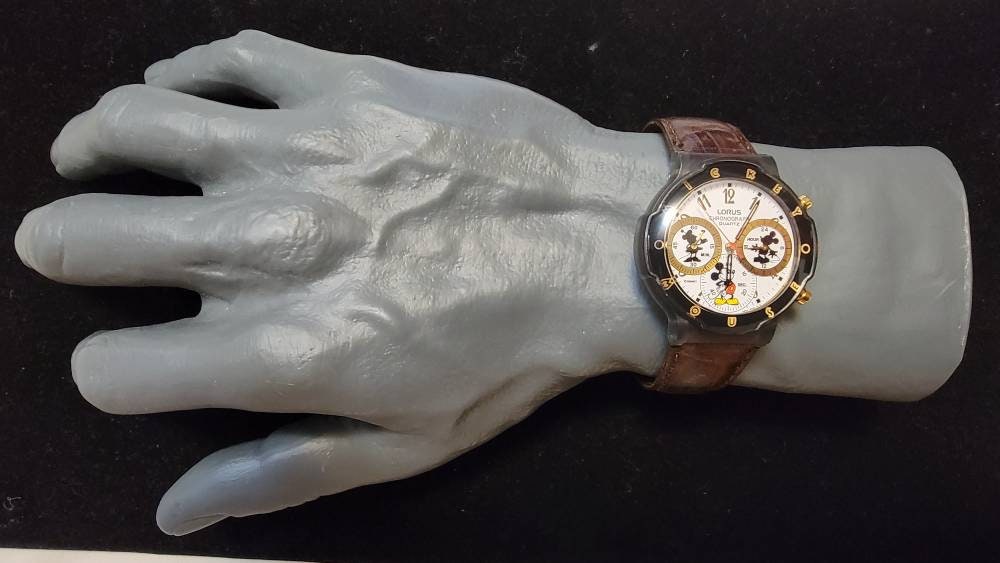 Rare Vintage Lorus V654-8050 Mickey Mouse Chronograph 3 Sub Quartz