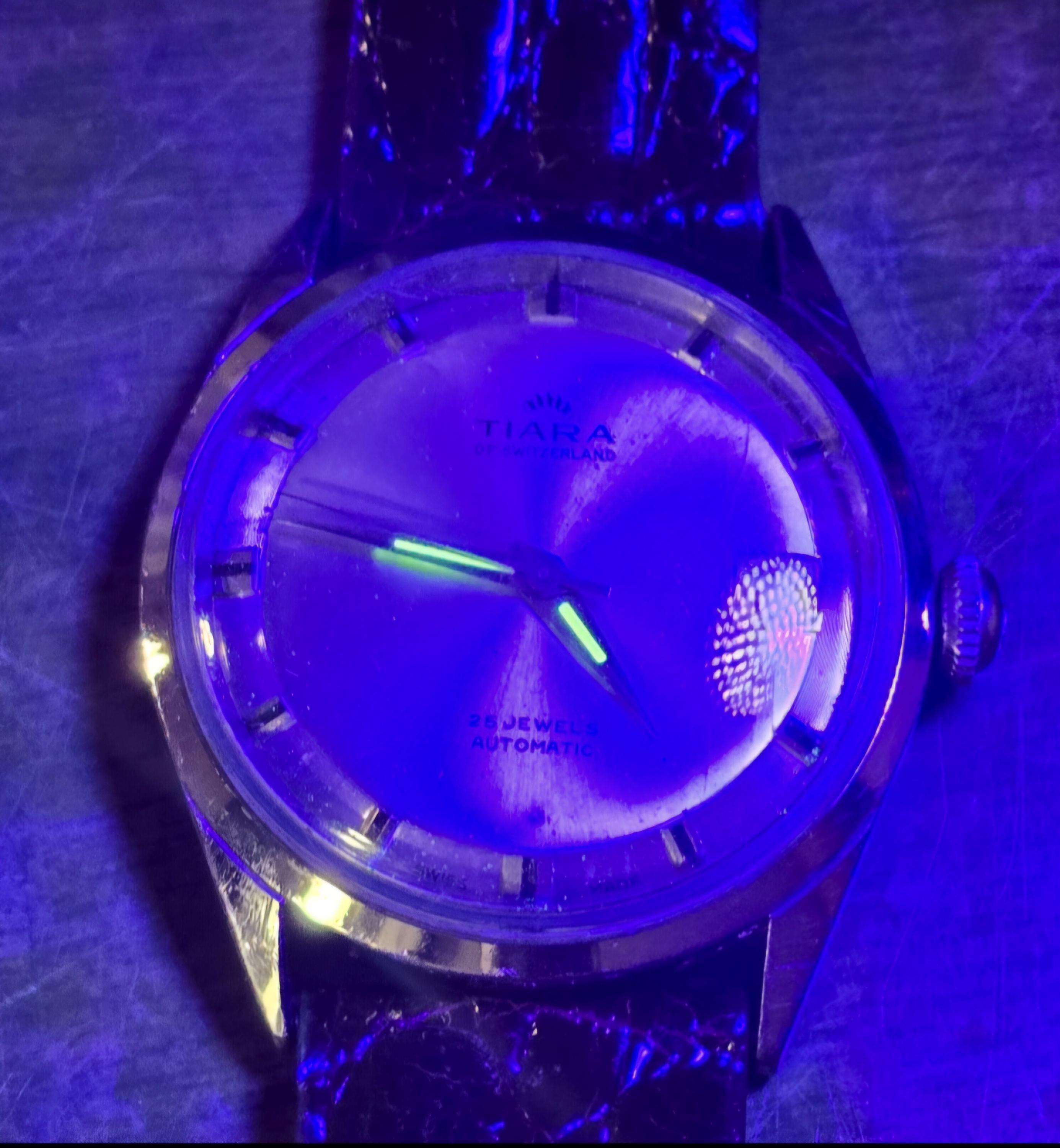 Vintage Tiara of Switzerland Stainless Steel 25 Jewels Automatic